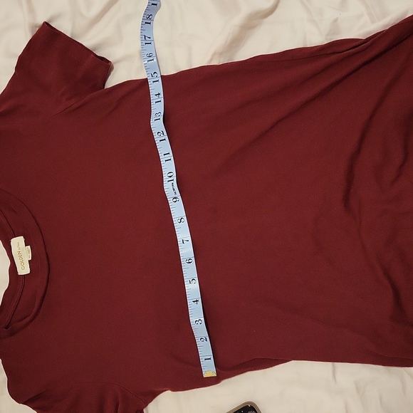 Golden by TNA Burgundy Crew Neck Tshirt - Picture 4 of 6
